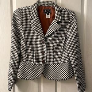 Brown and white houndstooth three button scalloped hem suiting jacket size 12